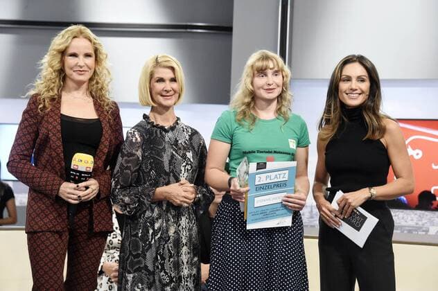 Katja Burkard, Brigitte Mohn, Stefanie Jaksch and Nazan Eckes with all prizewinners at the award ceremony of the RTL Com with Award at the IFA 2019 at the booth of n tv Berlin, 11 09 2019 Foto:xN.xKubelkax xFuturexImage