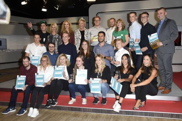Katja Burkard, Nazan Eckes, Brigitte Mohn, LeFloid and Inka Bause with all prize winners at the RTL Com with Award at the IFA 2019 at the booth of n tv Berlin, 11 09 2019 Foto:xN.xKubelkax xFuturexImage