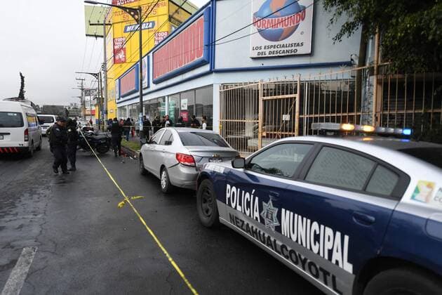 September 11, 2019 EUM20190911SOC04 JPG MEXICO CITY, ViolenceViolencia Balacera September 11, 2019 A 25-year-old girl who transited on Central Avenue, on the border of Nezahualcoyotl and Mayor Gustavo A Madero, died after being hit by a stray bullet when two alleged thieves tried to escape from local police who were after them for stealing a truck loaded  - ZUMAu78_ 20190911_zaf_u78_013 Copyright: xElxUniversalx