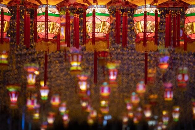 (190912) -- BEIJING, Sept. 12, 2019 -- Fancy lanterns are displayed at Senado Square in south China s Macao on Sept. 10, 2019. Decorative lanterns were set to celebrate the upcoming Mid-Autumn Festival, which falls on the 15th day of the eighth month of the Chinese lunar calendar, or Sept. 13 this year. ) XINHUA PHOTOS OF THE DAY CheongxKamxKa 