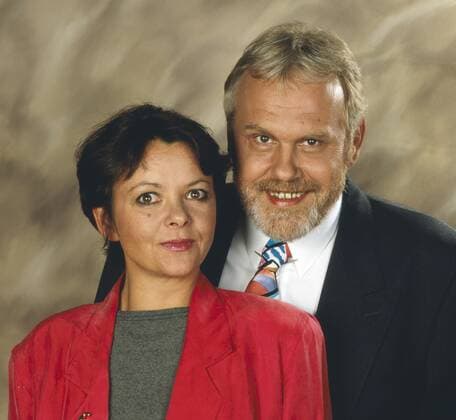 Gunther Emmerlich Gunther Emmerlich, deutscher Sänger und Moderator, mit Ehefrau anne Kathrein, Deutschland ca. 1996. German singer and presenter Gunther Emmerlich with his wife Anne Kathrein, Germany ca. 1996., Deutschland Copyright: HelmutxReiss UnitedArchives83000510