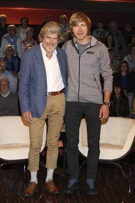 Reinhold Messner mit Sohn Simon Messner bei der Aufzeichnung der ZDF-Talkshow Markus Lanz im Fernsehmacher Studio auf dem Phoenixhof. Hamburg, 11.09.2019 *** Reinhold Messner with son Simon Messner recording the ZDF talk show Markus Lanz in the Fernsehmacher Studio at the Phoenixhof Hamburg, 11 09 2019 Foto:xgbrcix xFuturexImage