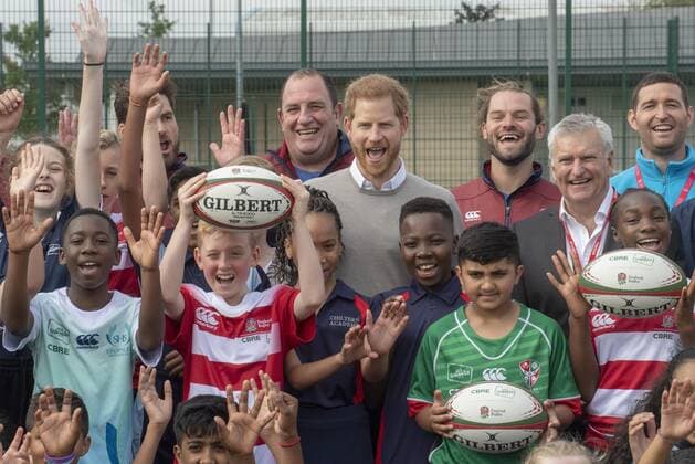 . 12 09 2019. Luton, United Kingdom. Prince Harry, the Duke of Sussex, during a visit to the Rugby Football Union All Schools programme at Lealands High School in Luton, United Kingdom.  xPoolx xi-Imagesx IIM-20144-0008