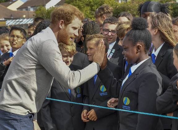 . 12 09 2019. Luton, United Kingdom. Prince Harry, the Duke of Sussex, during a visit to the Rugby Football Union All Schools programme at Lealands High School in Luton, United Kingdom.  xPoolx xi-Imagesx IIM-20144-0014