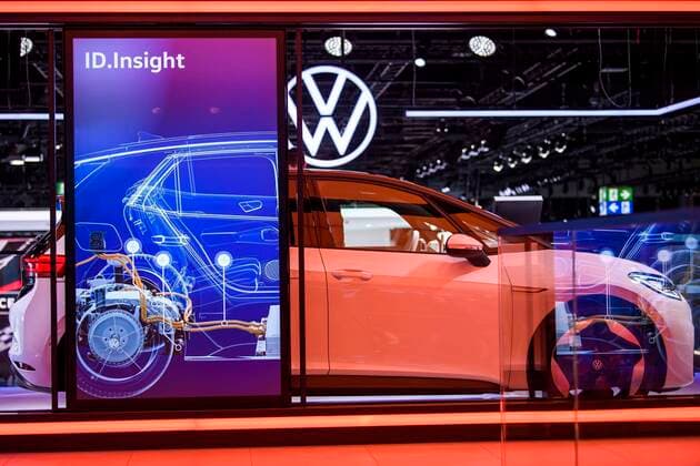 10.09.2019, xkvx, Wirtschaft Automobil, IAA 2019 - Internationale Automobil Ausstellung emwirt, empoli, v.l. Volkswagen ID.3 VW Auto E-Auto E-Mobil Elekroauto Elektromobil Ladestation Ladeanschluss Ladesaeule Stecker E-Station E-Stecker Batterie Logo Emblem Wortmark Bildmarke Frankfurt am Main *** 10 09 2019, xkvx, Economy Automotive, IAA 2019 International Automobile Exhibition emwirt, empoli, v l Volkswagen ID 3 VW Auto E Auto E Mobil Elekroauto Elektromobil Charging Station Charging Station Charging Owl Connector E Station E Connector Battery Logo Logo Wortmark Picture Brand Frankfurt am Main
