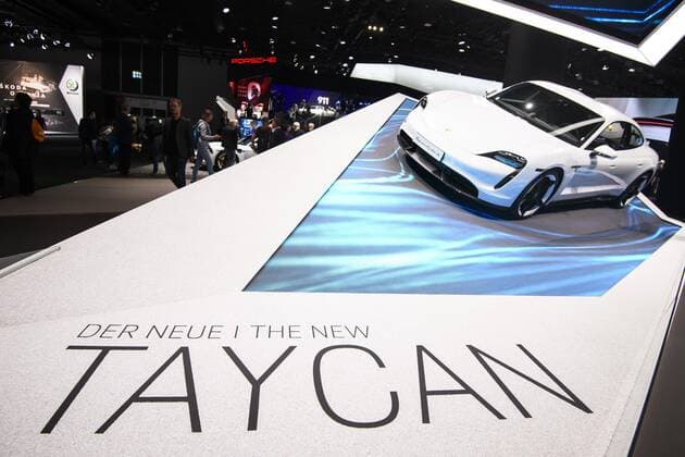 10.09.2019, xkvx, Wirtschaft Automobil, IAA 2019 - Internationale Automobil Ausstellung emwirt, empoli, v.l. Porsche Taycan Turbo S Auto E-Auto E-Mobil Elekroauto Elektromobil Frankfurt am Main *** 10 09 2019, xkvx, Economy Automotive, IAA 2019 International Motor Show emwirt, empoli, v l Porsche Taycan Turbo S Auto E Auto E Mobil Elekroauto Elektromobil Frankfurt am Main