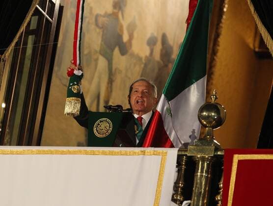 President of Mexico, Andrés Manuel López Obrador, pronounces the Grito de Independencia during the commemoration of the 209 anniversary of Independence, from the central balcony of the National Palace in Mexico City, Mexico, 15 September 2019. With musical festivals and typical food stalls, thousands of Mexicans fill the country s squares to commemorate the Independence Festivities. Mexican President Andrés Manuel López Obrador pronounces the traditional Grito de Independencia !ACHTUNG: NUR REDAKTIONELLE NUTZUNG!  Copyright: xMarioxGuzmánx AME8093 20190916-637042133844311344