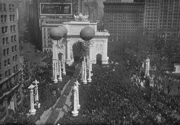 Return of U.S. Army 27th Division, Parade up Fifth Avenue, New York City, New York, USA, Bain News Service, March 25, 1919  Copyright: CircaxImages ghi-circa01785