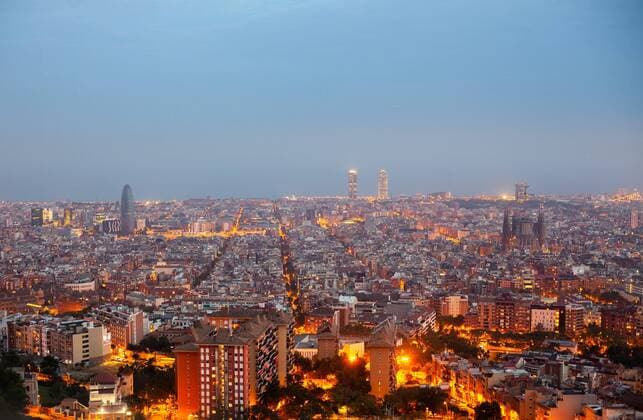 Aerial view of Sagrda Familia with cityscape  Copyright: PabloxCamacho B46206440