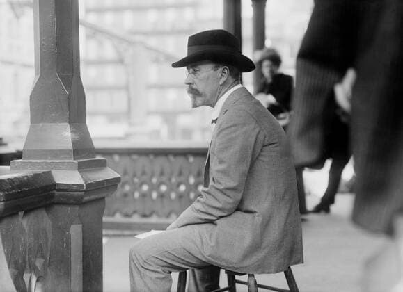 Lincoln Steffens, American Journalist, Lecturer and Political Philosopher, Portrait, Union Square, New York City, New York, USA, Bain News Service, April 1914  Copyright: CircaxImages ghi-circa02484