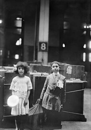 Two Immigrant Children, Ellis Island, New York City, New York, USA, Bain News Service, 1915  Copyright: CircaxImages ghi-circa02871