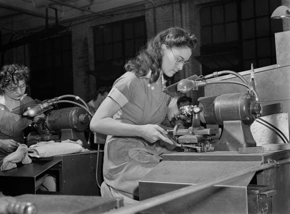 Two Female Factory Workers Operating Machinery, which was Formerly done by Men, at Drill and Tool Plant that Manufactures Drills for use in all War Production Industries, Republic Drill and Tool Company, Chicago, Illinois, USA, Ann Rosener, Office of War Information, August 1942 Editorial Use Only  Copyright: CircaxImages ghi-circa04492
