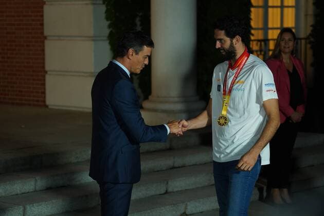 Spanish President Pedro Sanchez at a reception to honour the Spain Basketball team after their victor y in the 2019 China Basketball FIBA World Cup at Moncloa Palace in Madrid on Monday, 16 September 2019 Cordon Press