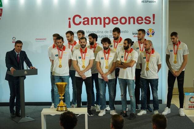 Spanish President Pedro Sanchez at a reception to honour the Spain Basketball team after their victor y in the 2019 China Basketball FIBA World Cup at Moncloa Palace in Madrid on Monday, 16 September 2019 Cordon Press