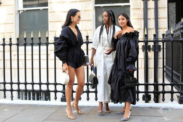 Chic showgoers and Bettina Looney attending the show during London Fashion Week September 14, 2019 - LFW: Spring 2020 Street Style Day 1, London England United Kingdom  Copyright: xRunwayxManhattan ValentinaxRaniex SS20LNDVR1409019028