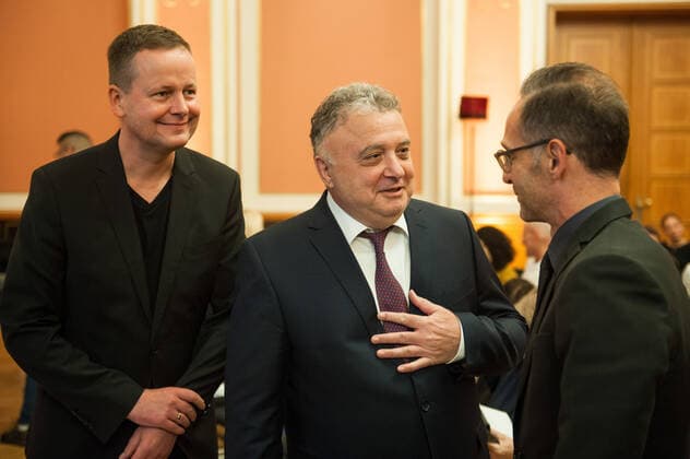 Shimon Peres Prize 2019, Heiko Maas Klaus Lederer, Jeremy Isscharoff, Heiko Maas Klaus Lederer, Israels Ambassador Jeremy Issacharoff and Federal Foreign Minister Heiko Maas, on the occasion of the presentation of the Shimon Peres Prize 2019, in the ballroom of the Red City Hall in Berlin Shimon Peres Prize 2019 Shimon Peres Prize Klaus Lederer Jeremy Issacharoff Heiko Maas Federal Forei