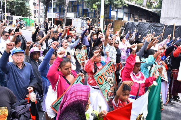2th Anniversary of the September 19 Earthquake MEXICO CITY , MEXICO - SEPTEMBER 19: Citizens are seen raising their fists during the minute of silence by people who lost their lives in the earthquake of 2017 at Tlalpan Multifamily on September 19, 2019 in Mexico City, Mexico. The earthquake of September 19, 2017 with a magnitude of 7.1 on scale Richter occurred at 13:14 hours left 369 dead throughout the country and hundreds of victims  Copyright: xCarlosxTischlerx EYE_1524