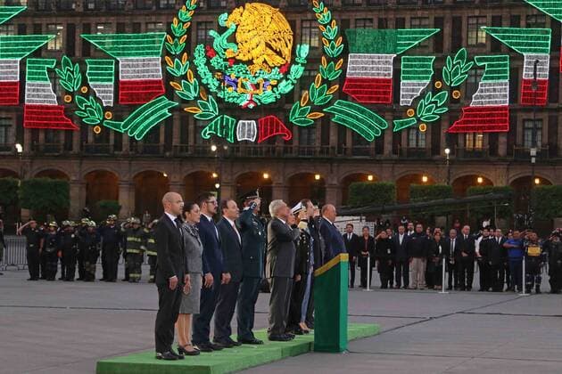 September 19, 2019 EUM20190919NAC04 JPG MEXICO CITY Anniversary Anniversary Anniversary Earthquakes President Andres Manuel Lopez Obrador led the mid-mast hoisting of the flag in the Zocalo capital in memory of those killed in the earthquakes of September 19, 1985 and 2017 He was accompanied by Claudia Sheinbaum, head of local government Alfonso Durazo, Sec  - ZUMAu78_ 20190919_zaf_u78_002 Copyright: xElxUniversalx