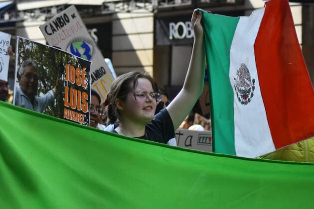 Friday for Future: protest against climate change People take part during a march in protest against climate change impulsed by global strike called Friday for Future at Reforma Avenue on September 20, 2019 in Mexico City, Mexico. around almost 100 countries mobilizations were carried out to combat climate change. The activist movement is led by young people who begin to transcend their ideals globally.  Copyright: xCarlosxTischlerx EYE_1961