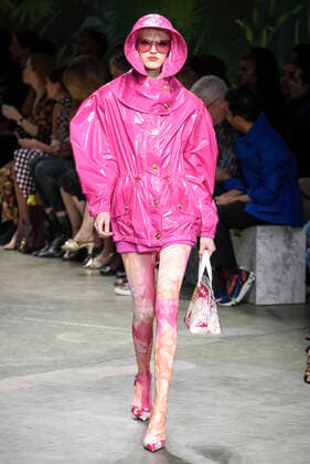 Mailand Fashion Week - Versace Modenschau Milan Fashion Week, Women Spring Summer 2020. Milan, Women s Fashion, Spring Summer 2020.Versace catwalk Pictured: model  Copyright: xSimonaxChiocciax xIPAx xFotosickix