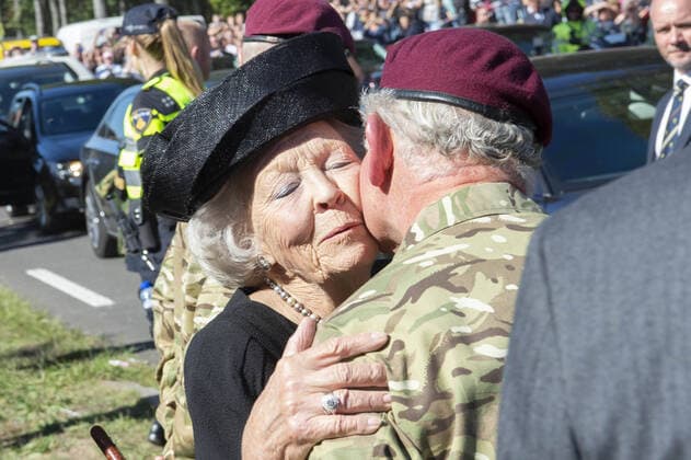 21-09-2019 Ede Princess Beatrix and Prince Charles, Prince of Wales, attend the memorial meeting on the Ginkelse Heide and lay a wreath at the Airborne monument during the Airborne Airborne and Commemoration in the context of 75 years of Freedom in Ede.  Copyright: xPPEx