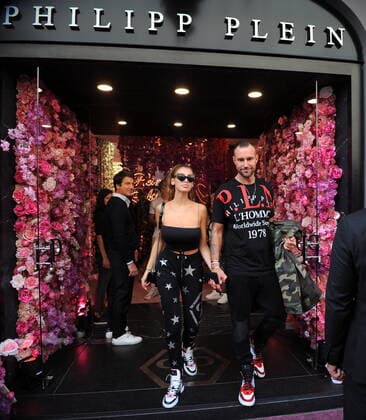Milan, Philipp Plein and girlfriend at the center Philipp Plein strolls through the downtown streets with his girlfriend Andrea. The two, after a walk and some kisses exchanged among the people, go to the showroom set up for the fashion week. They leave after an hour and return to the hotel.  Copyright: xMimmoxCarrierox xIPAx xMimmoxCarrierox