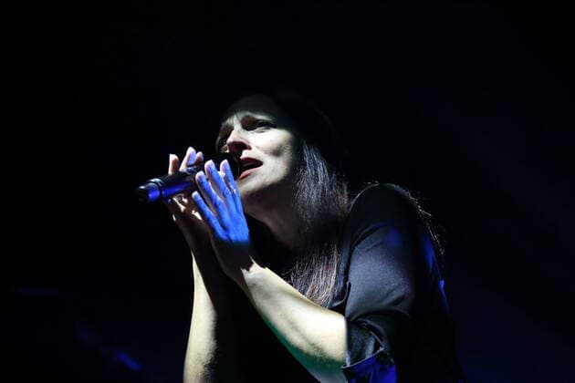 Maria Q von der Band Archive bei einem Konzert im Tempodrom in Berlin, 21. September 2019. Archive im Tempodrom *** Maria Q of the Band Archive at a concert in the Tempodrom in Berlin, 21 September 2019 Archive in the Tempodrom