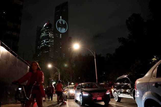September 21, 2019 EUM20190921ESP11 JPG MEXICO CITY Batman DayDia de Batman Batisenal August 21, 2019 Aspects of the Batisenal projected in the Reform Tower on the Reform Promenade by the Batman Day Photo Agency EL UNIVERSALJuan BoitesEELG  - ZUMAu78_ 20190921_zaf_u78_079 Copyright: xElxUniversalx