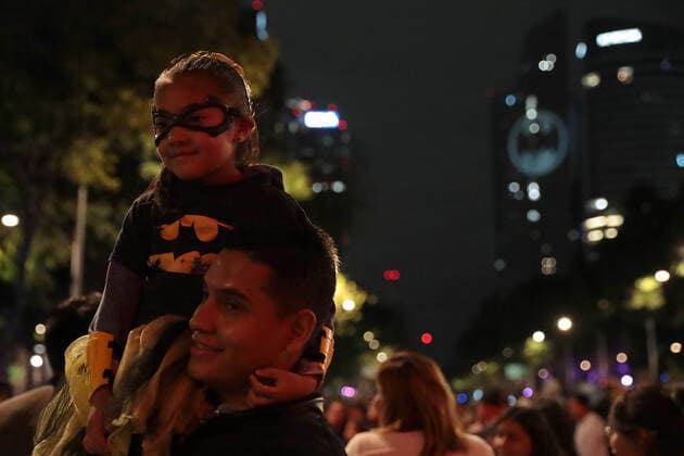 September 21, 2019 EUM20190921ESP12 JPG MEXICO CITY Batman DayDia de Batman Batisenal August 21, 2019 Aspects of the Batisenal projected in the Reform Tower on the Reform Promenade by the Batman Day Photo Agency EL UNIVERSALJuan BoitesEELG  - ZUMAu78_ 20190921_zaf_u78_081 Copyright: xElxUniversalx