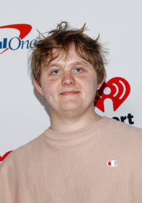 Lewis Capaldi arrives for the iHeartRadio Music Festival at the T-Mobile Arena in Las Vegas, Nevada on Saturday, September 21, 2019.  LAV2019092178 JAMESxATOA