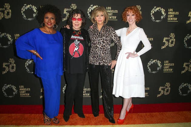 Bilder des Jahres 2019, Entertainment 09 September Entertainment Themen der Woche KW38 Entertainment Bilder des Tages Jenifer Lewis, Lily Tomlin, Jane Fonda und Kathy Griffin bei der 50 Jahre Hearts of Gold Feier vom LGBT Center (Los Angeles Gay and Lesbian Center) am 22.09.2019 in Los Angeles 50 Jahre Hearts of Gold Feier vom LGBT Center in Los Angeles *** Jenifer Lewis, Lily Tomlin, Jane Fonda, and Kathy Griffin at the 50th Anniversary Hearts of Gold Celebration of the LGBT Center Los Angeles Gay and Lesbian Center on 22 09 2019 in Los Angeles 50th Anniversary Hearts of Gold Celebration of the LGBT Center in Los Angeles 
