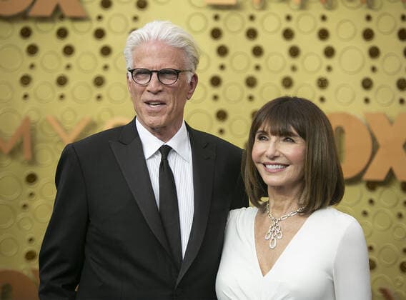 September 22, 2019, Los Angeles, California, U.S: Ted Danson (L) and Mary Steenburgen on the red carpet of the 71st Emmy Awards held at the Microsoft Theater on Sunday September 22, 2019 in Los Angeles, California. ARIANA RUIZ PI Los Angeles U.S. - ZUMAp124 20190922_zaa_p124_257 Copyright: xArianaxRuizx