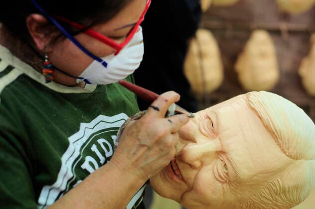 Mexico s President Andres Manuel Lopez Obrador mask manufacturing CUERNAVACA, MEXICO - SEPTEMBER 23: REV factory s Employees are seen painting latex masks of Mexico s President Andres Manuel Lopez Obrador on September, 2019 in Cuernavaca, Mexico. REV group is the Mexico s most important factory of Halloween masks and accessories with most of 50 years of experience REV products are exported in the United States, Europe, South America  Copyright: xCarlosxTischlerx EYE_3489