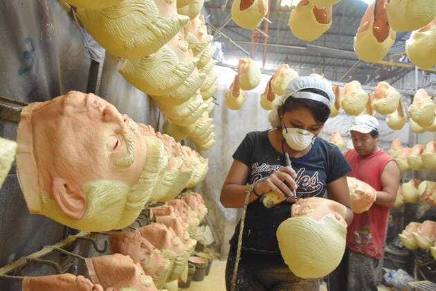 US President President Donald Trump latex mask manufacturing CUERNAVACA, MEXICO - SEPTEMBER 23: woman worker of the REV Factory is seen painting masks of U.S president Donald Trump, to be sold in stores around the world, on September 23, 2019 In Cuernavaca, Mexico  Copyright: xCarlosxTischlerx EYE_05334