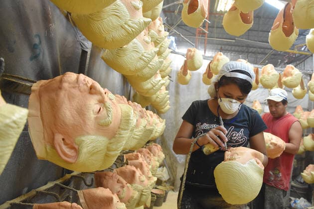 Donald Trump latex mask manufacturing MEXICO CITY, MEXICO - SEPTEMBER 23: A worker is seen painting a mask of U.S president Donald Trump to finish the process of manufacturing of the latex mask at REV Latex Mask factory on September 23, 2019 in Cuernavaca, Mexico  Copyright: xIlianaxSuarezx EYE_9294