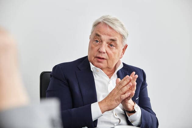 DEU, Germany, Hamburg, 18 10 2017 Klaus Peter Schulenberg, CEO of Eventim, in an interview with Thomas Tuma and Christoph Kapalschinski of Handelsblatt