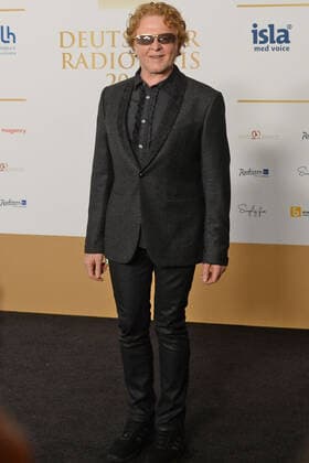 Mick Hucknall, frontman of the group Simply Red, guest at the award ceremony of the 10 German Radio Prize on 25 09 2019 The German Radio Prize was awarded at the Elbphilharmonie in Hamburg at the award ceremony of the German Radio Prize 2019 on 25 09 2019 The award ceremony took place at the Hamburg Elbphilharmonie in Hamburg, Hamburg Hafen Hamburg Deutschland