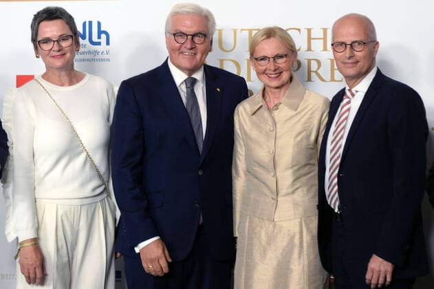 Federal President Frank Walter Steinmeyer with wife Elke Büdenbender and Hamburgs First Mayor Peter Tschentscher with wife Eva Maria at the award ceremony of the 10 German Radio Prize on 25 09 2019 The German Radio Prize was awarded at the Elbphilharmonie in Hamburg at the award ceremony of the German Radio Prize 2019 on 25 09 2019 The award ceremony took place at the Hamburg Elbphilh
