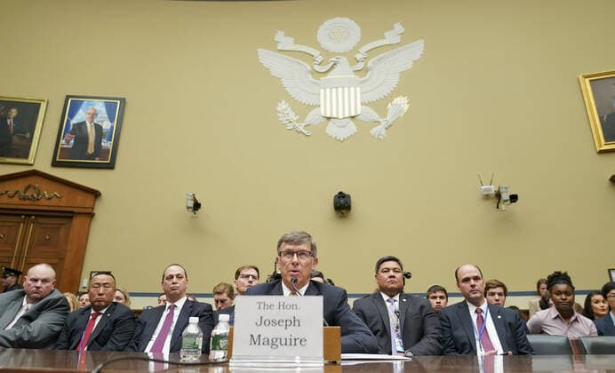 Bilder des Jahres 2019, News 09 September News Themen der Woche KW39 September 26, 2019, Washington, DC, U.S: Acting Director of National Intelligence Joseph Maguire testifies before the House Intelligence Committee over his decisions to withhold a whistleblower s complaint about President Trump and Ukraine President Volodymyr Zelensky that prompted a formal impeachment inquiry by Speaker of the House Nancy Pelosi. Washington U.S. - ZUMAv123 20190926_zap_v123_011 Copyright: xLeighxVogelx
