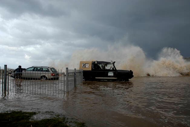 Sea level storm waves at the Indian Ocean