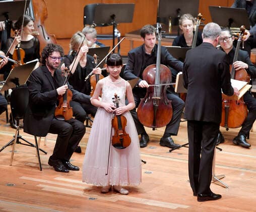 27 09 2019, Klassikfestival Bad Wörishofen, Festival of the Nations 2019 at the Kurhaus Bad Wörishofen in Allgäu, Chloe Chua, Violin Singapore, Junior Prize Winner Menuhin Competition with the Basel Chamber Orchestra 27 09 2019, Klassikfestival Bad Wörishofen 27 09 2019, Klassikfestival Bad Wörishofen