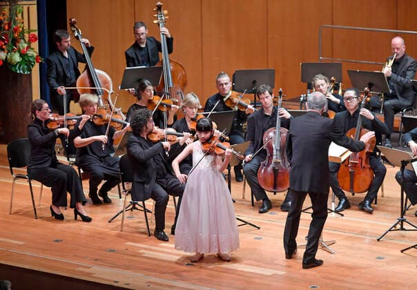 27 09 2019, Klassikfestival Bad Wörishofen, Festival of the Nations 2019 at the Kurhaus Bad Wörishofen in Allgäu, Chloe Chua, Violin Singapore, Junior Prize Winner Menuhin Competition with the Basel Chamber Orchestra 27 09 2019, Klassikfestival Bad Wörishofen 27 09 2019, Klassikfestival Bad Wörishofen