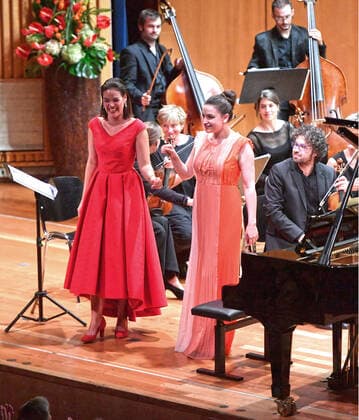 27 09 2019, Klassikfestival Bad Wörishofen, Festival of the Nations 2019 at the Kurhaus Bad Wörishofen in Allgäu, left to Regula Mühlemann Switzerland , Soprano and Olga Scheps Russia , at the piano with the Chamber Orchestra Basel 27 09 2019, Klassikfestival Bad Wörishofen 27 09 2019, Klassikfestival Bad Wörishofen