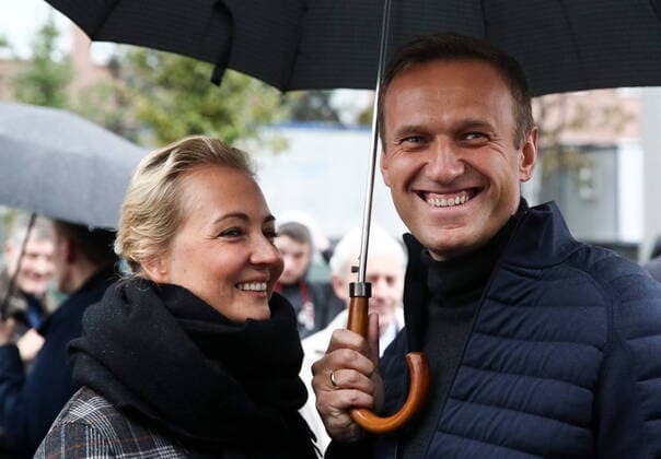 MOSCOW, RUSSIA â€“ SEPTEMBER 29, 2019: Opposition activist Alexei Navalny with his wife Yulia during a rally in support of political prisoners in Prospekt Sakharova Street. Sergei Bobylev TASS  TS0BCCB4