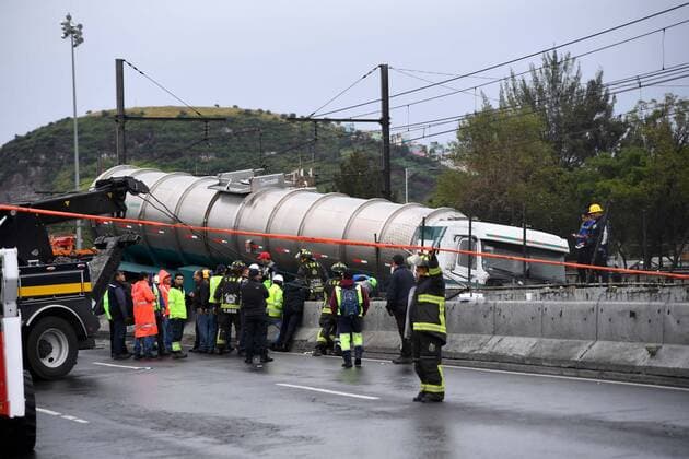 September 29, 2019 EUM20190929ACT02 JPG MEXICO CITY AccidentAccident Metro Trailer September 29, 2019 Pipa hits the retaining wall of the Tepalcates station of the Collective Transport Metro suspends service at the station of the Line A Photo Agency EL UNIVERSALArmando MartinezEELG  - ZUMAu78_ 20190929_zaf_u78_015 Copyright: xElxUniversalx