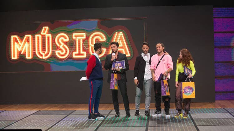 SÃO PAULO, SP - 02.10.2019: PREMIO JOVEM BRASILEIRO PJB - Carlinhos Maia, Vitão and Carol Biazin during the Young Brazilian Award (PJB) event, which awards the most outstanding young people in Brazil and worldwide, this Tuesday (01) October at the memorial in São Paulo, SP. x1803966x  BrunoxFernandes