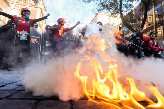 October 2, 2019 EUM20191002NAC40 JPG MEXICO CITY, ProtestsProtests October 2 Aspects of the riots generated during the march held this October 2, 2019 in the streets of the Historic Center, held to commemorate the 1968 student massacre Photo Agency EL UNIVERSALDiego Simon SanchezAFBV  - ZUMAu78_ 20191002_zaf_u78_072 Copyright: xElxUniversalx