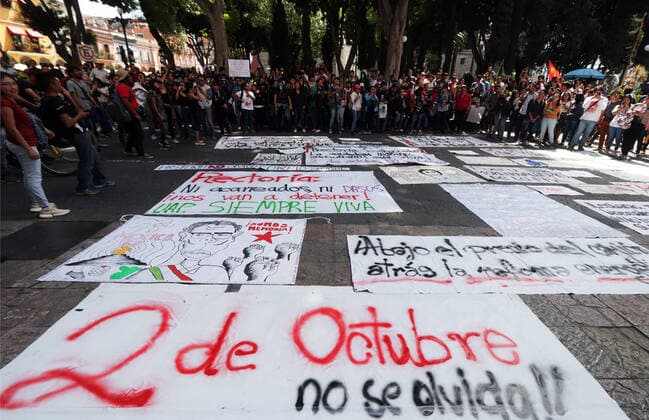 October 2, 2019 EUM20191002NAC68 JPG PUEBLA, Pue , Protests Protests October 2 March in the capital of Puebla this October 2, 2019, held to commemorate the 51st anniversary of the assassination of students in 1968 in the event were painted to the facilities of the Attorney Generals Office and the State Congress Photo Agency EL UNIVERSAL AFBV  - ZUMAu78_ 20191002_zaf_u78_114 Copyright: xOmarcontrerasx