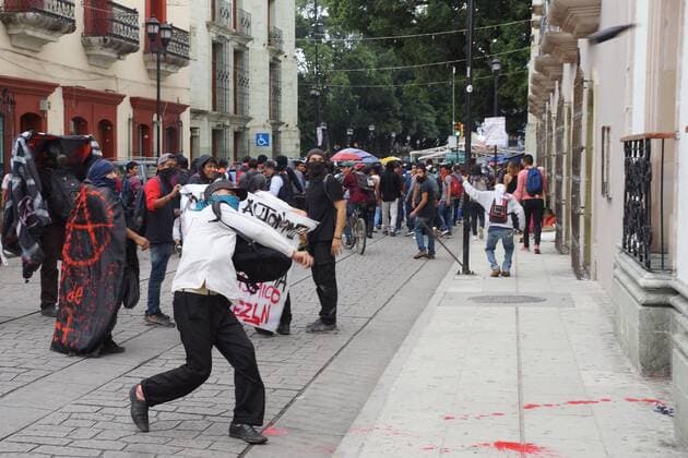 October 2, 2019 EUM20191002NAC71 JPG OAXACA, Oax , Protests Protests October 2 Both normalists and teachers marched on October 2, 2019 in the Oaxacan capital to commemorate the 51st anniversary of the 1968 massacre of students in Tlatelolco A small group painted different paintings in their wake Photo Agency EL UNIVERSAL AFBV  - ZUMAu78_ 20191002_zaf_u78_118 Copyright: xEdwinxHernandezx