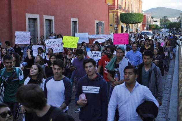 October 2, 2019 EUM20191002NAC74 JPG QUERETARO, Qro , ProtestsProtests October 2 A group of demonstrators, mostly students from the Autonomous University of Queretaro UAQ , protested on October 2, 2019 in commemoration of 51 years of the massacre in Tlatelolco Photo Agency EL UNIVERSAL  - ZUMAu78_ 20191002_zaf_u78_121 Copyright: xElxUniversalx
